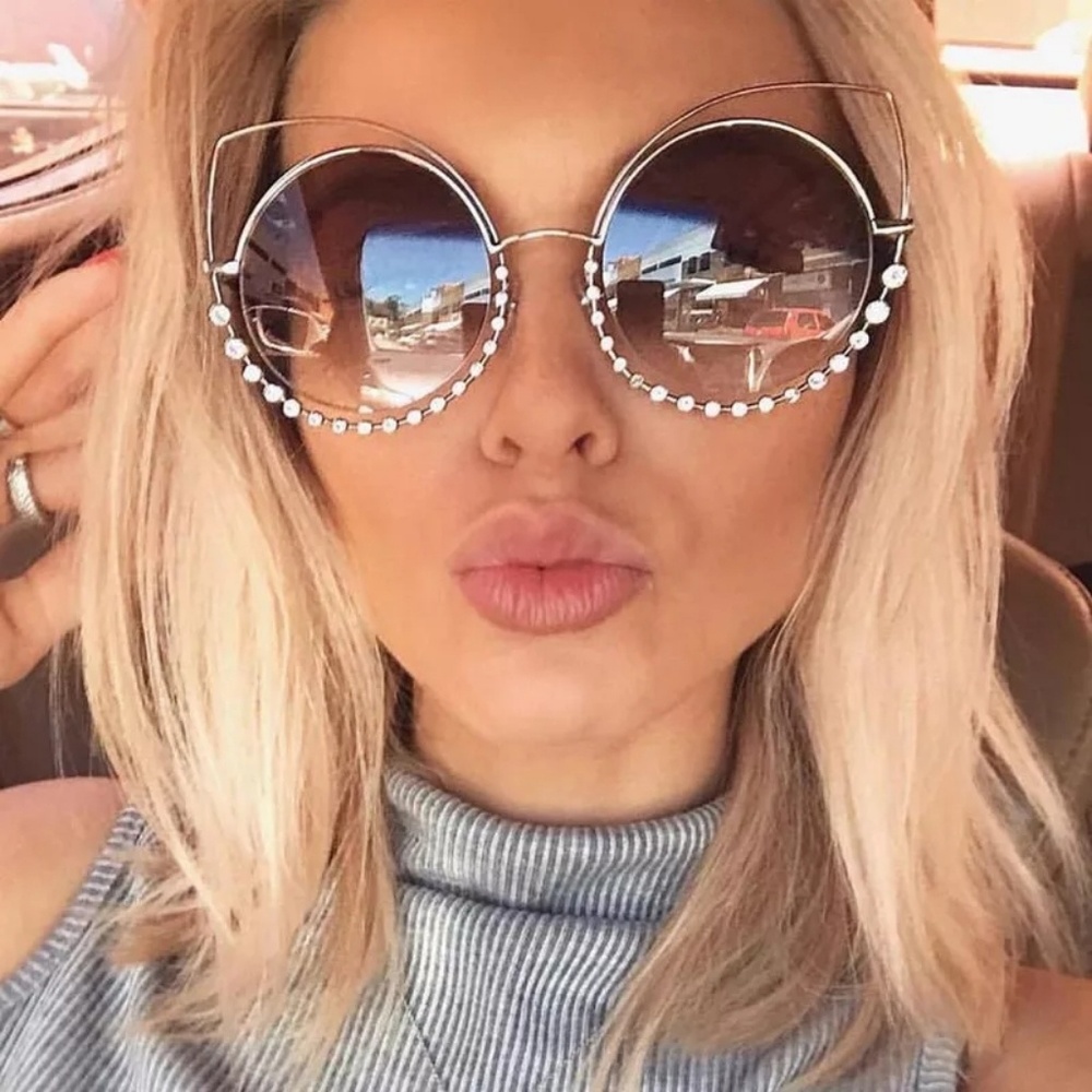 New Luxury Rhinestone Oversized Cateye Sunglasses - Picture 2 of 7